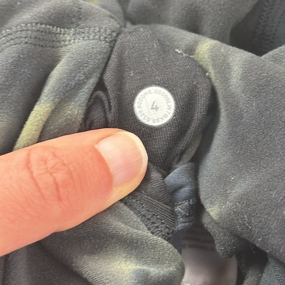 Lululemon Align Super High Rise Short Diamond Dye *10" Diamond Dye Graphite Grey - Picture 5 of 5